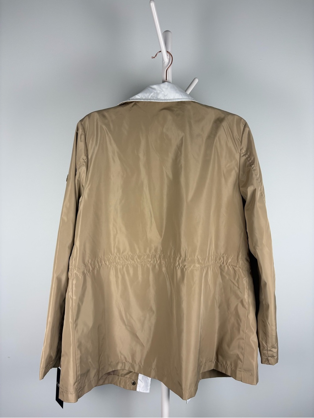Lauren Ralph Lauren Beige Light Coat with White Contrast Collar - Picture 3 of 10